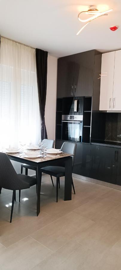 Eden Apartments Tivat Eksteriør billede