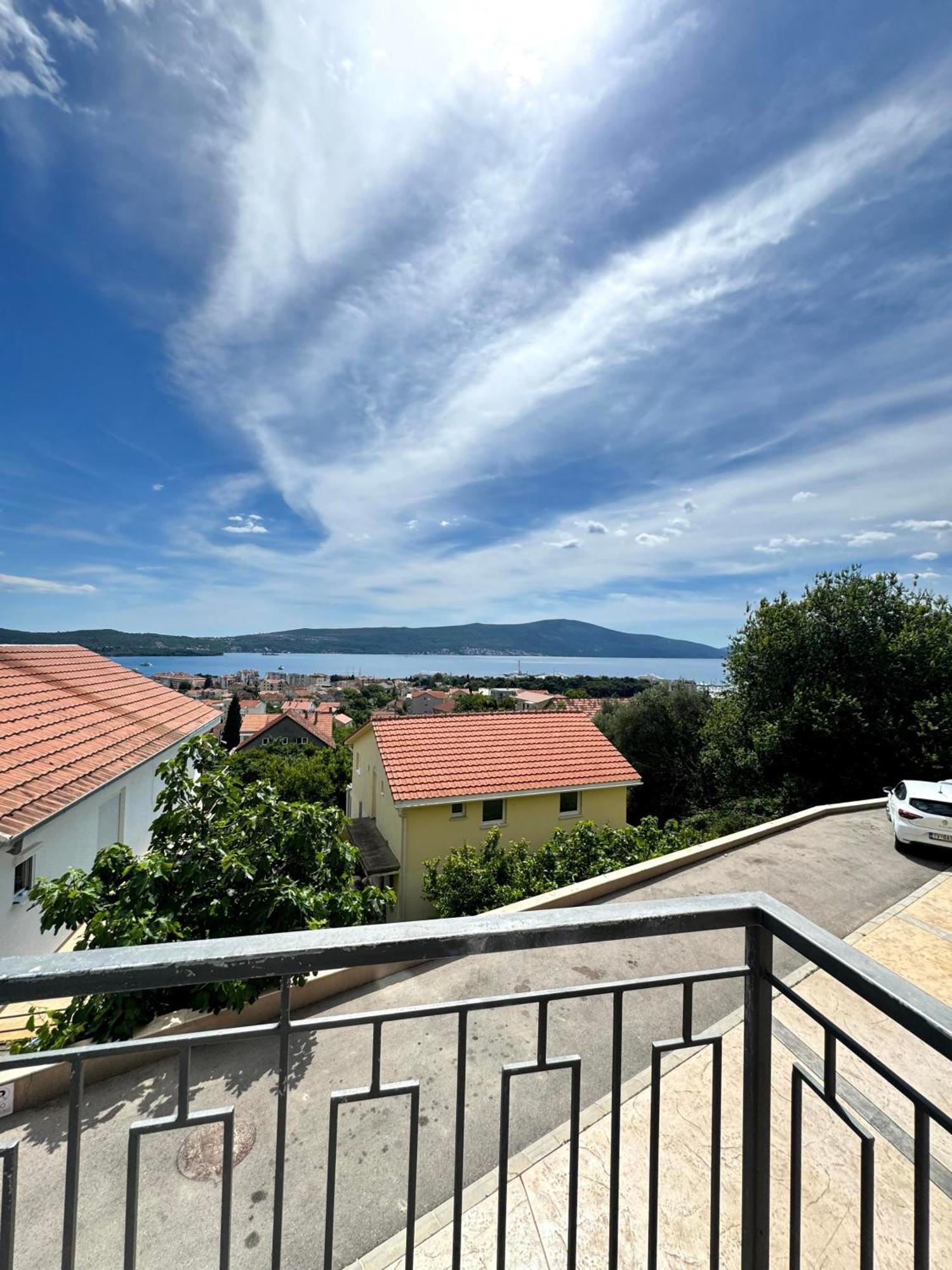 Eden Apartments Tivat Eksteriør billede