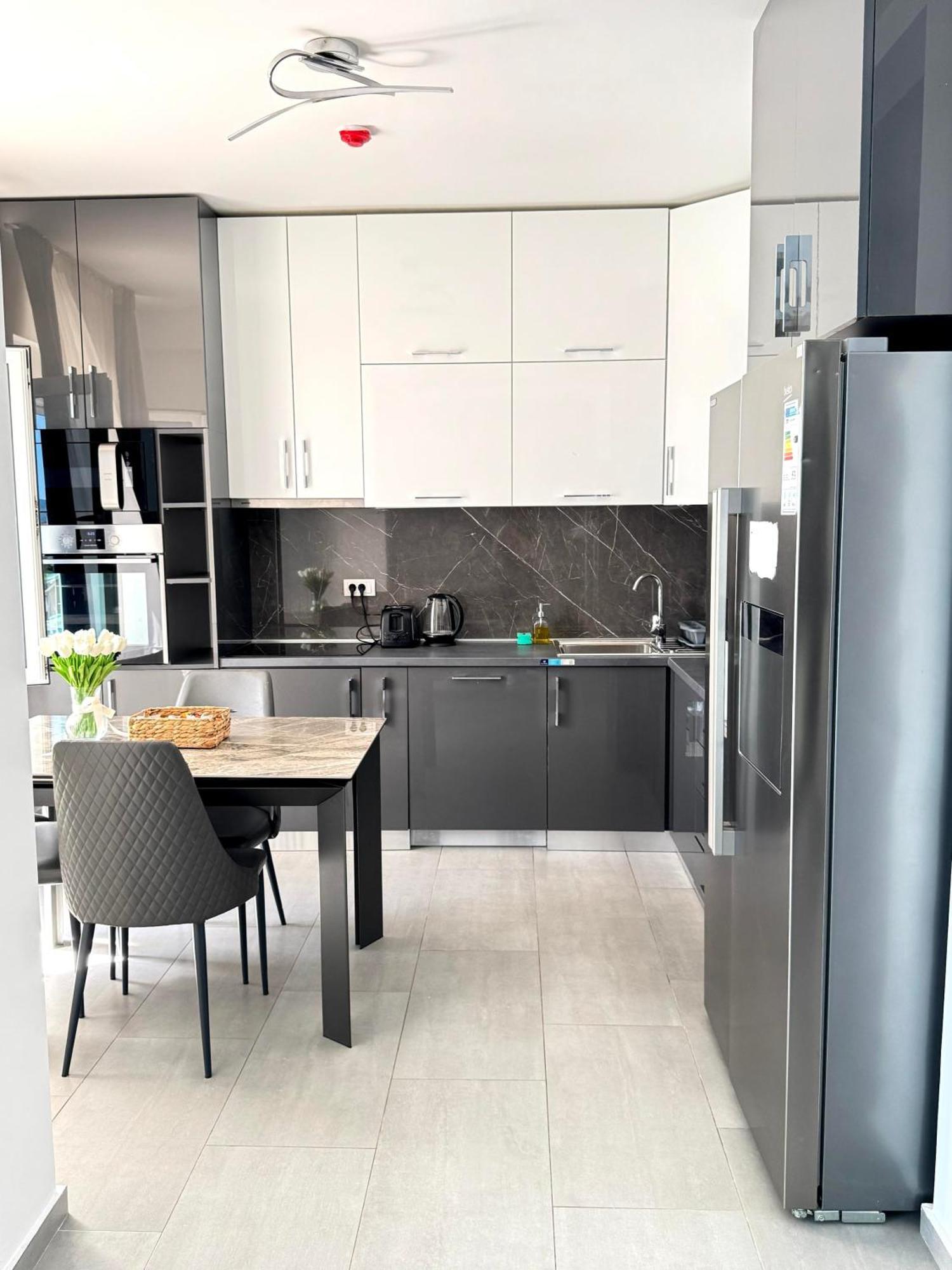 Eden Apartments Tivat Eksteriør billede