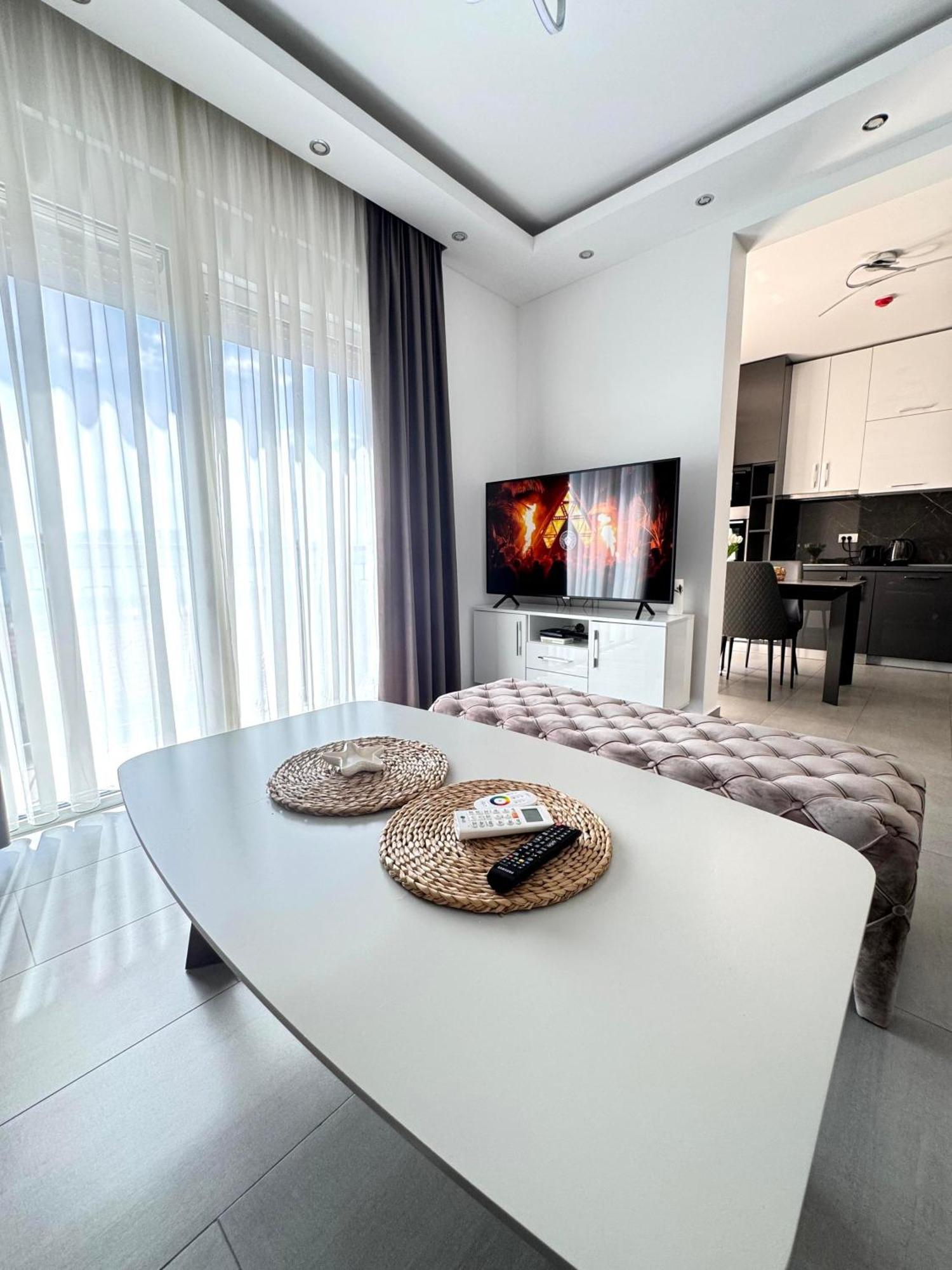 Eden Apartments Tivat Eksteriør billede